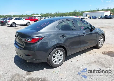 2017 Toyota Yaris Ia из США, поврежденный, VIN 3MYDLBYVXHY187027